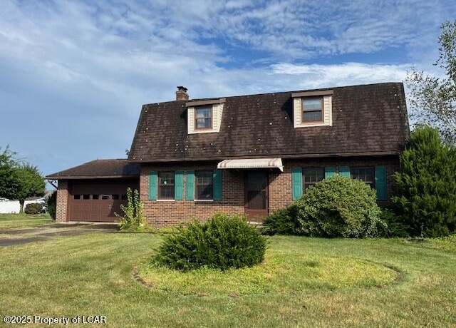 Property at 311 Oriole Dr, Larksville, PA 18704, 3 beds, 1.5 baths