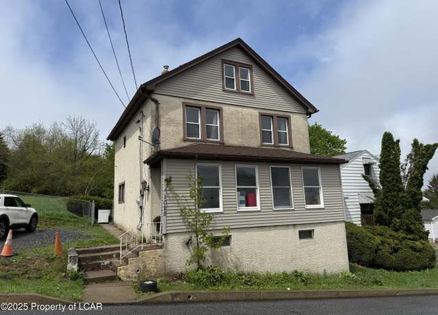 Property at 1028 Ridge St, Freeland, PA 18224, 4 beds, 1 bath