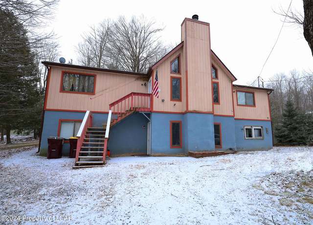 Property at 109 Walnut St, Greentown, PA 18426, 5 beds, 3 baths