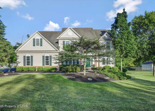Property at 1031 Woodberry Dr, Mountain Top, PA 18707, 4 beds, 3.5 baths