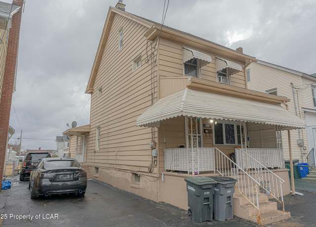 Property at 924 Locust St, Hazleton, PA 18201, 3 beds, 1 bath