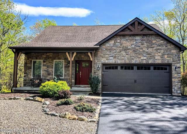 Property at 602 Turnberry Lane Ln, Hazleton, PA 18202, 4 beds, 2.5 baths