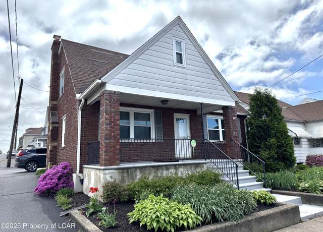 Property at 935 Grant St, Hazleton, PA 18201, 2 beds, 1.5 baths