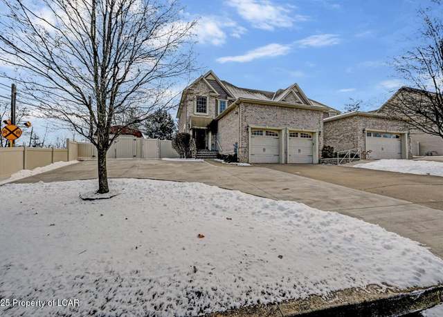 Property at 997 Sunrise Dr, Pittston, PA 18640, 3 beds, 3.5 baths