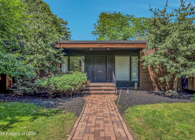 Property at 796 Milford Dr, Kingston, PA 18704, 3 beds, 3.5 baths