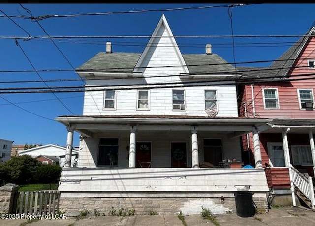 Property at 326-328 Washington St, Freeland, PA 18224, 6 beds, 16 baths
