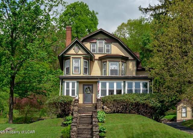 Property at 1315 Lakeside Dr, Harveys Lake, PA 18618, 4 beds, 2.5 baths