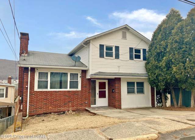 Property at 2 Center St, Nesquehoning, PA 18240, 4 beds, 2.5 baths