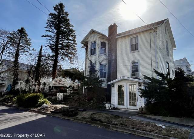 Property at 803 Hanover St, Nanticoke, PA 18634, 4 beds, 1 bath
