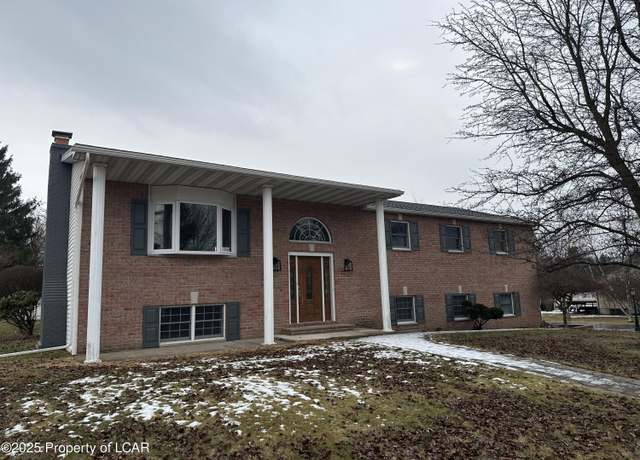 Property at 112 Doral Dr, Sugarloaf, PA 18249, 3 beds, 3 baths