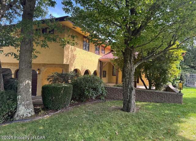 Property at 991 Seybert St, Hazleton, PA 18201, 4 beds, 2.5 baths