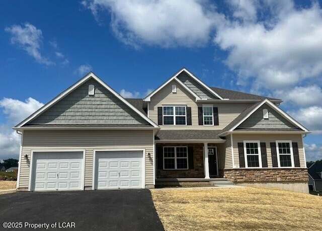 Property at 37 Olivia Way, Mountain Top, PA 18707, 4 beds, 2.5 baths