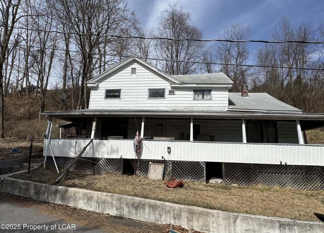 Property at 107 Willow St, Nanticoke, PA 18634, 3 beds, 1 bath