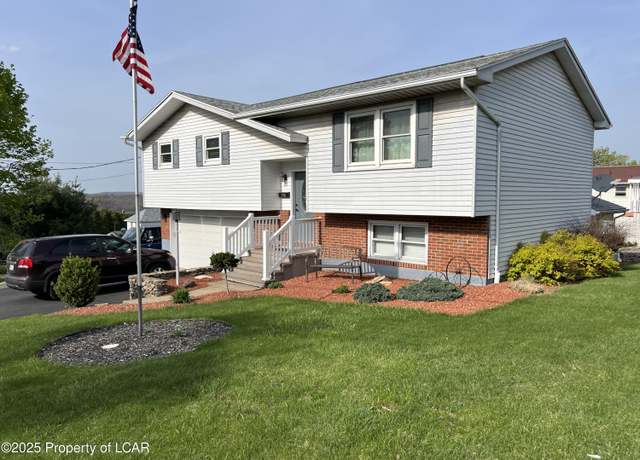 Property at 756 Garibaldi Ct, Hazleton, PA 18201, 3 beds, 1.5 baths