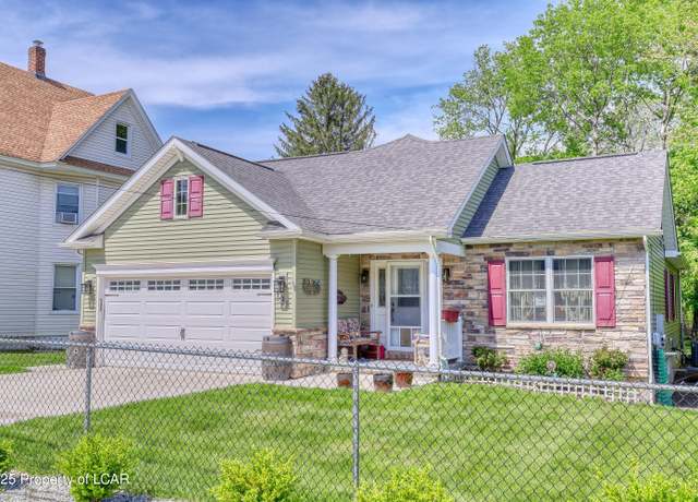 Property at 338 Hill St, Peckville, PA 18452, 3 beds, 3 baths