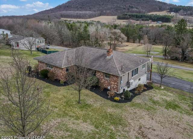 Property at 418 County Rd, Sugarloaf, PA 18249, 3 beds, 2 baths