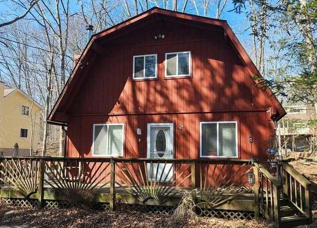 Property at 526 Saunders Ct, Bushkill, PA 18324, 3 beds, 2 baths