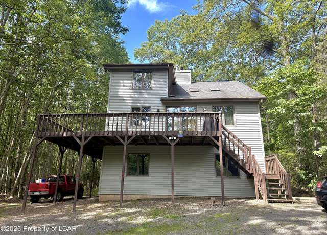 Property at 88 Country Club Dr, Thornhurst, PA 18424, 3 beds, 3 baths