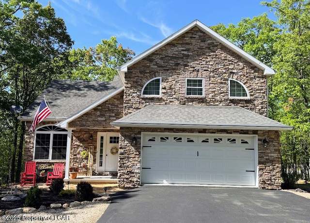 Property at 237 Country Club Dr, Hazleton, PA 18202, 4 beds, 2.5 baths