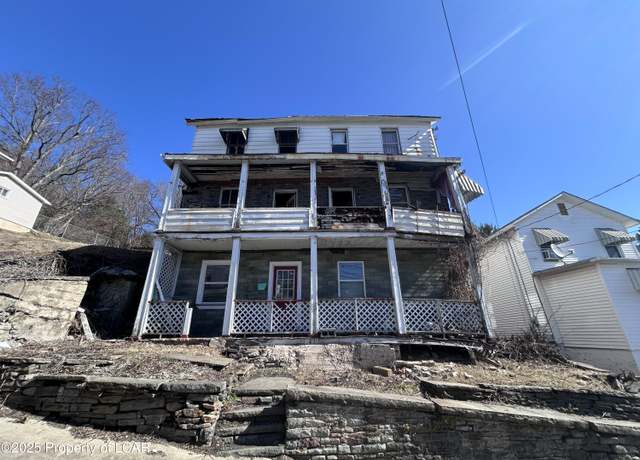 Property at 240 Center Ave, Plymouth, PA 18651, 4 beds, 2 baths