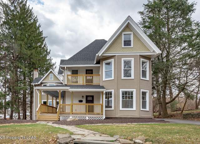 Property at 22 Machell Ave, Dallas, PA 18612, 4 beds, 2.5 baths