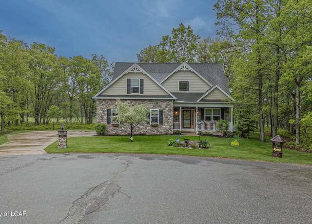 Property at 8 Indigo Cir, Hazleton, PA 18202, 4 beds, 2.5 baths
