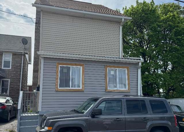 Property at 806 Lafayette Ct, Hazleton, PA 18201, 2 beds, 2 baths