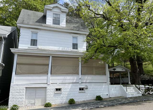 Property at 333 Carbon St, Weatherly, PA 18255, 3 beds, 1.5 baths