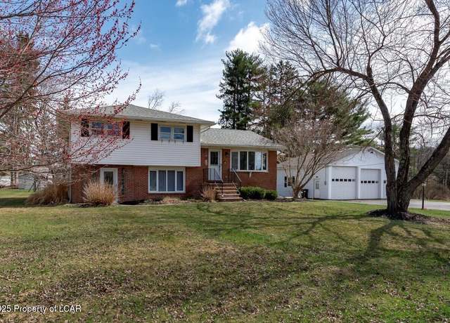 Property at 2 Fernwood Dr, Dallas, PA 18612, 3 beds, 2 baths
