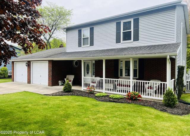 Property at 135 Hilltop Rd, Hazleton, PA 18201, 3 beds, 2.5 baths