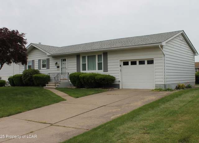 Property at 1464 Hanover St, Nanticoke, PA 18634, 2 beds, 2 baths