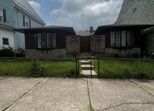 Property at 216-218 Mahanoy St, Mahanoy City, PA 17948, 4 beds, 1.5 baths