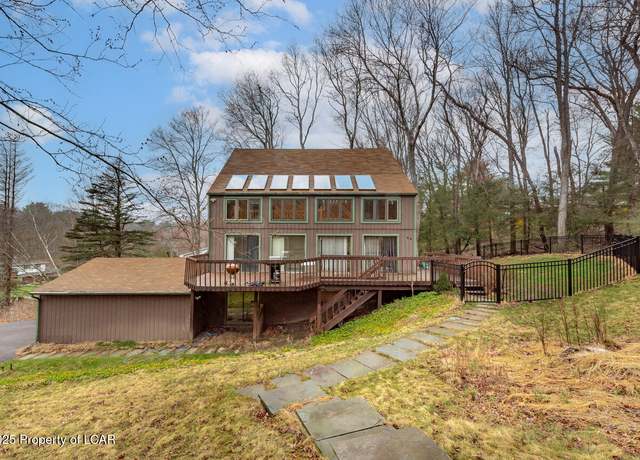 Property at 44 Fox Hollow Dr, Dallas, PA 18612, 4 beds, 2.5 baths