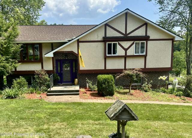 Property at 326 Overbrook Ave, Dallas, PA 18612, 3 beds, 2.5 baths
