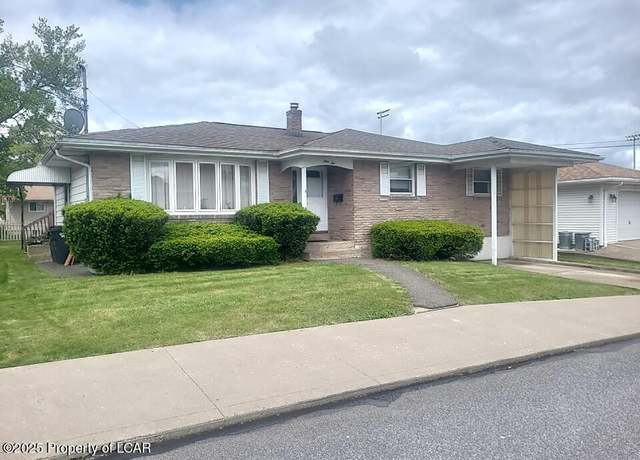 Property at 910 Roosevelt St, Hazle Township, PA 18202, 3 beds, 1.5 baths