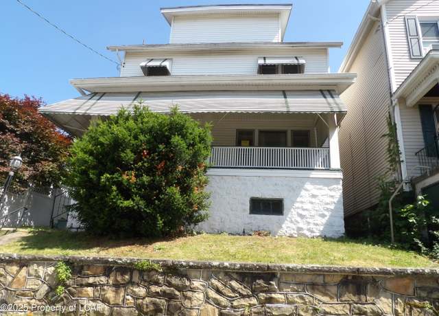 Property at 415 Irving Ave, Scranton, PA 18505, 4 beds, 1 bath