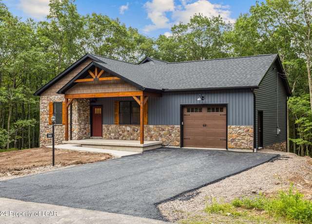 Property at 360 White Oak Lane St, Hazle Twp, PA 18202, 4 beds, 3 baths
