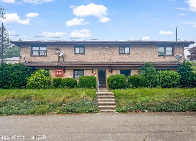 Property at 830 7th St, Hazleton, PA 18201, 8 beds, 4 baths