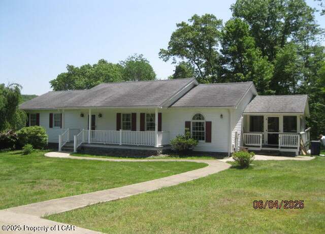 Property at 45 Cummings Rd, Dallas, PA 18612, 3 beds, 1.5 baths