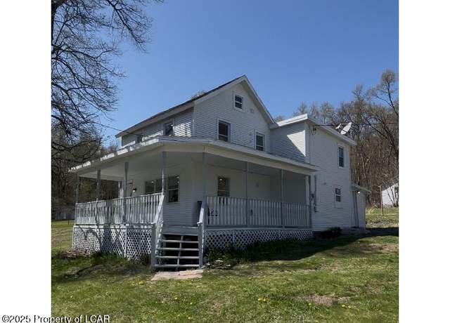 Property at 327 Entwistle St, Weatherly, PA 18255, 3 beds, 1.5 baths