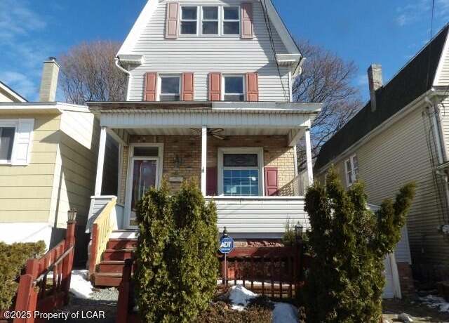 Property at 591 Cleveland St, Hazleton, PA 18201, 3 beds, 1 bath