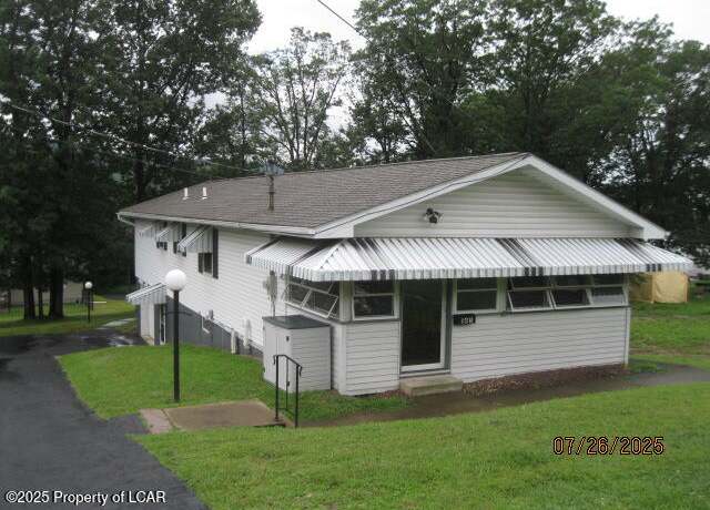 Property at 165 Iroquois Ave, Wilkes-barre, PA 18702, 2 beds, 2 baths