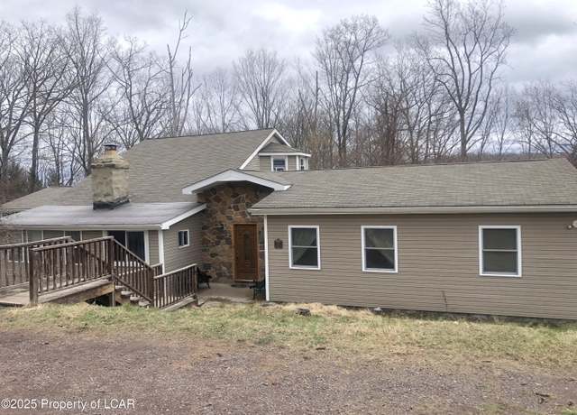 Property at 38 Hickory St, Harveys Lake, PA 18618, 3 beds, 2.5 baths