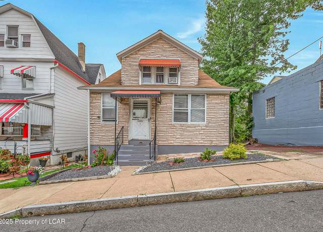 Property at 184 Andover St, Wilkes Barre, PA 18702, 3 beds, 2.5 baths