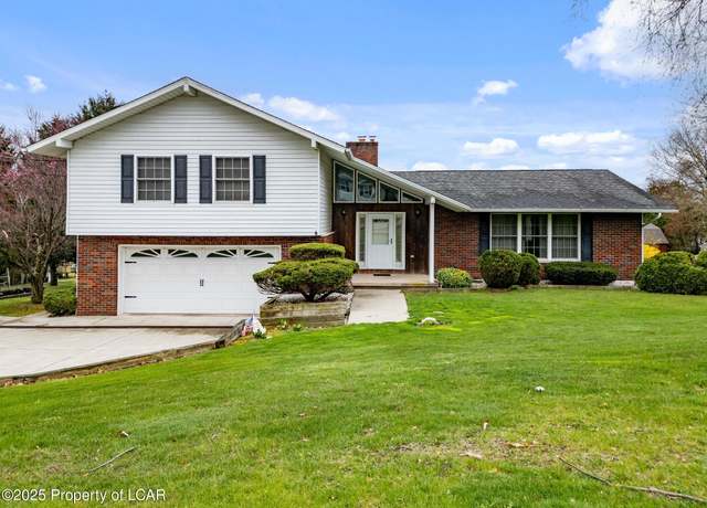Property at 211 Kingsley Blvd, Peckville, PA 18452, 4 beds, 2.5 baths