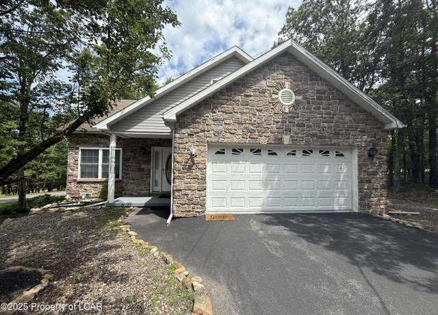Property at 231 Country Club Dr, Hazleton, PA 18202, 4 beds, 2.5 baths
