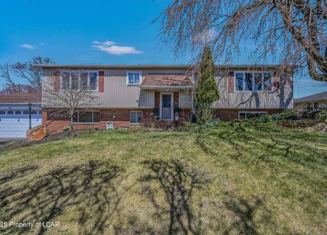 Property at 118 Kingswood Dr, Dallas, PA 18612, 3 beds, 2.5 baths