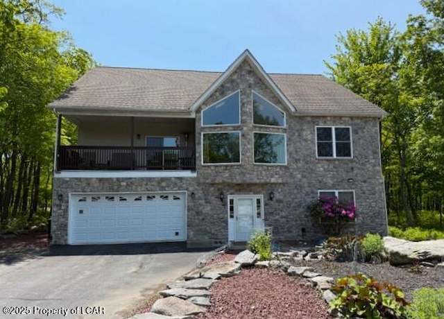 Property at 39 Summit Rd, Hazleton, PA 18202, 5 beds, 3 baths