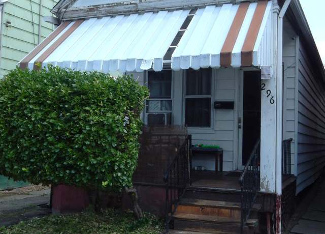 Property at 296 Parrish St, Wilkes-barre, PA 18702, 2 beds, 1 bath