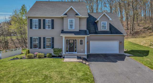 Photo of 237 Pennbrook Ln, Dallas, PA 18612